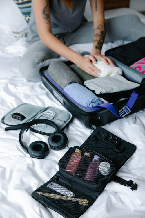 What’s in Your Travel Bag? Anti-Aging Skincare&nbsp;Essentials for Your Next Getaway