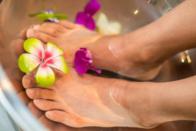 Step into Relief: The Benefits of Tea Tree Oil Foot Soaks You Didn’t Know You Needed